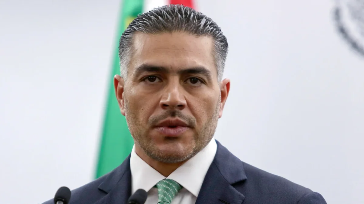 El secretario de Seguridad y Protección Ciudadana, Omar García Harfuch, habla en una rueda de prensa en Ciudad de México (México).