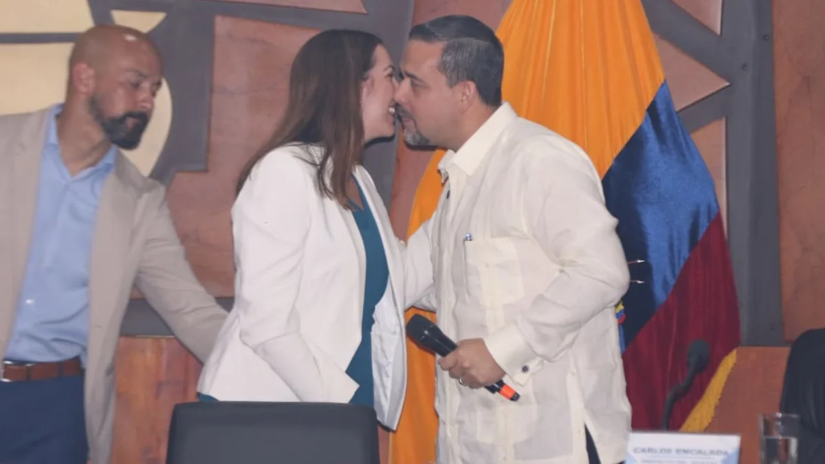 Ana María Gallardo, nueva viceprefecta, y Carlos Encalada, titular de la provincia del Guayas.