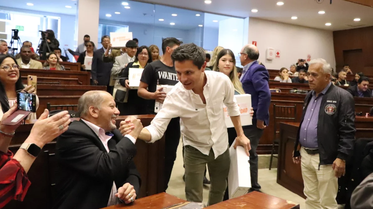 Como parte de la iniciativa de Wilson Merino, se recolectaron más de 51.000 firmas de respaldo ciudadano.