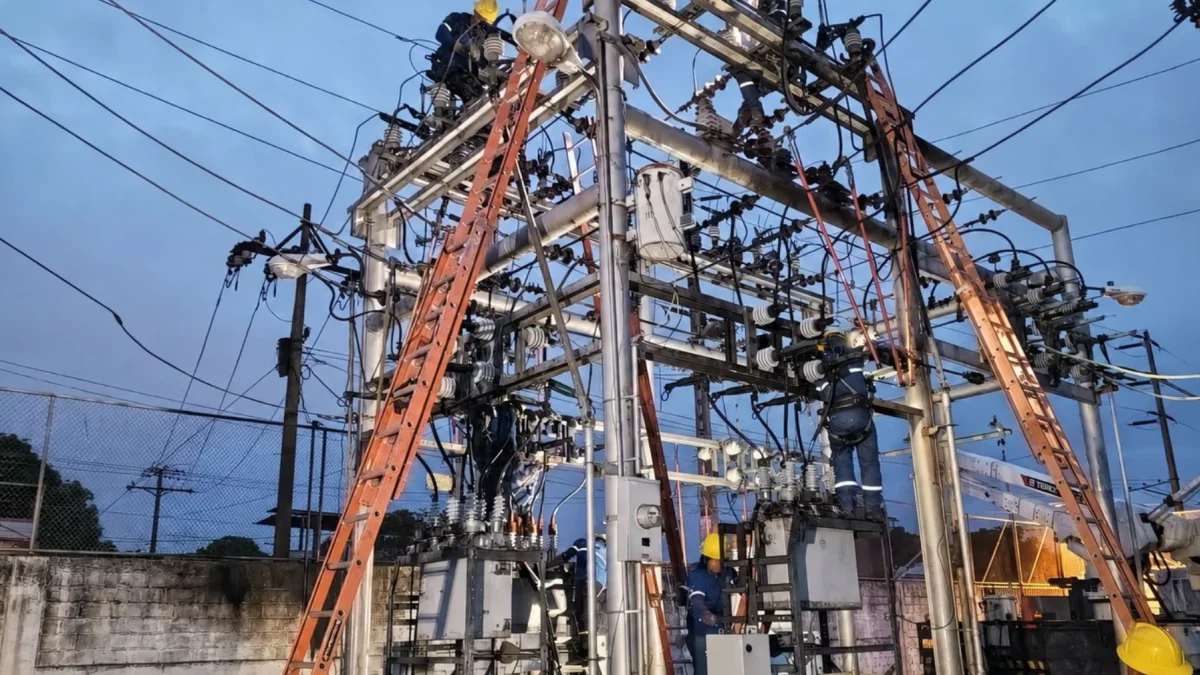 El Gibierno busca evitar cortes de energía en Ecuador, a través de varias medidas.