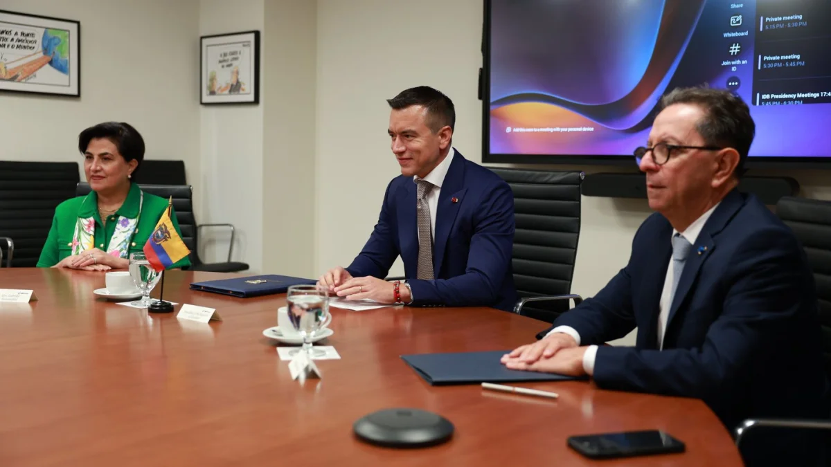 En su última visita a Estados Unidos, el presidente Daniel Noboa se reunió con el Banco Interameticano de Desarrollo (BID).