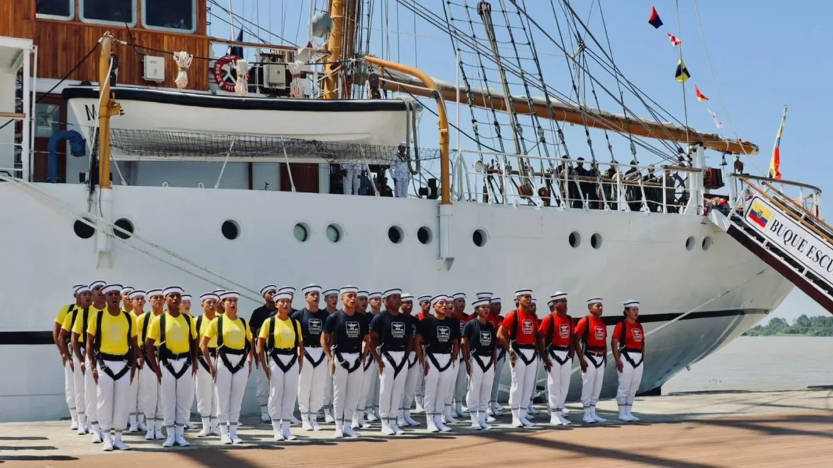 Buque Guayas zarpa desde Ecuador en mayo para entrenar guardiamarinas en alta mar por formación