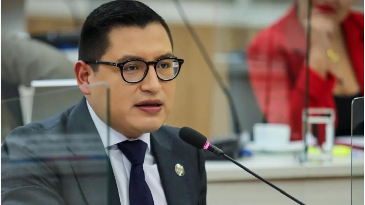 Concejal de Quito cuestiona subsidio al transporte y advierte uso político