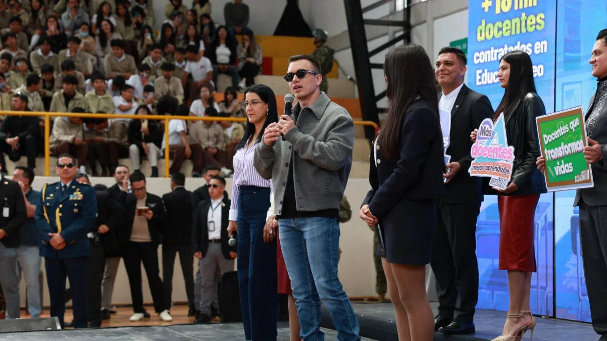 Daniel Noboa y su primer año en educación: ¿Qué promesas cumplió y cuáles están pendientes?