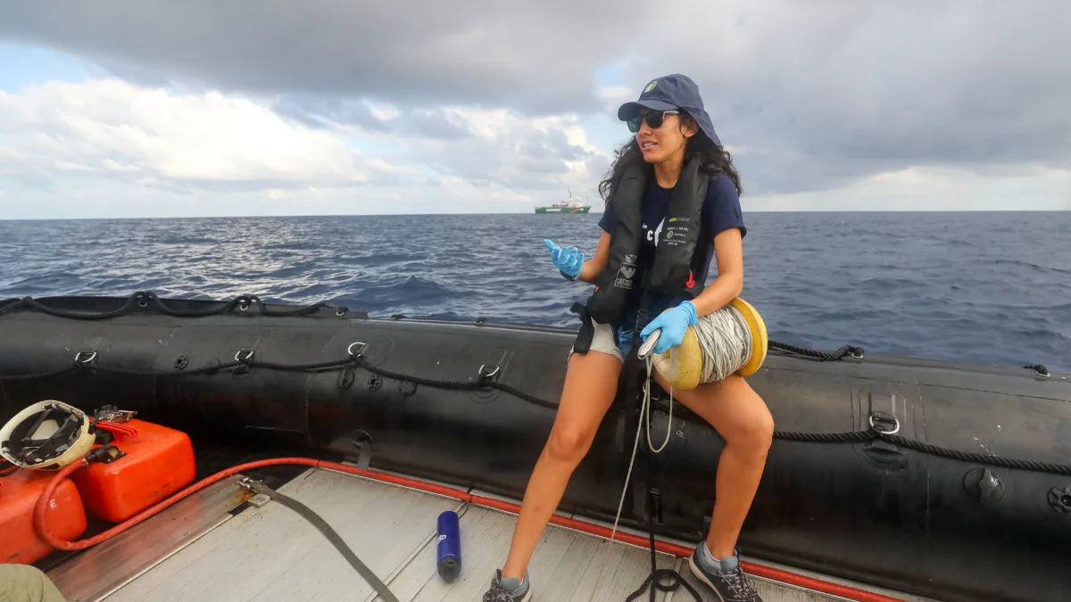 Paola Sangolquí gana premio Whitley 2026 por proteger al petrel en Galápagos