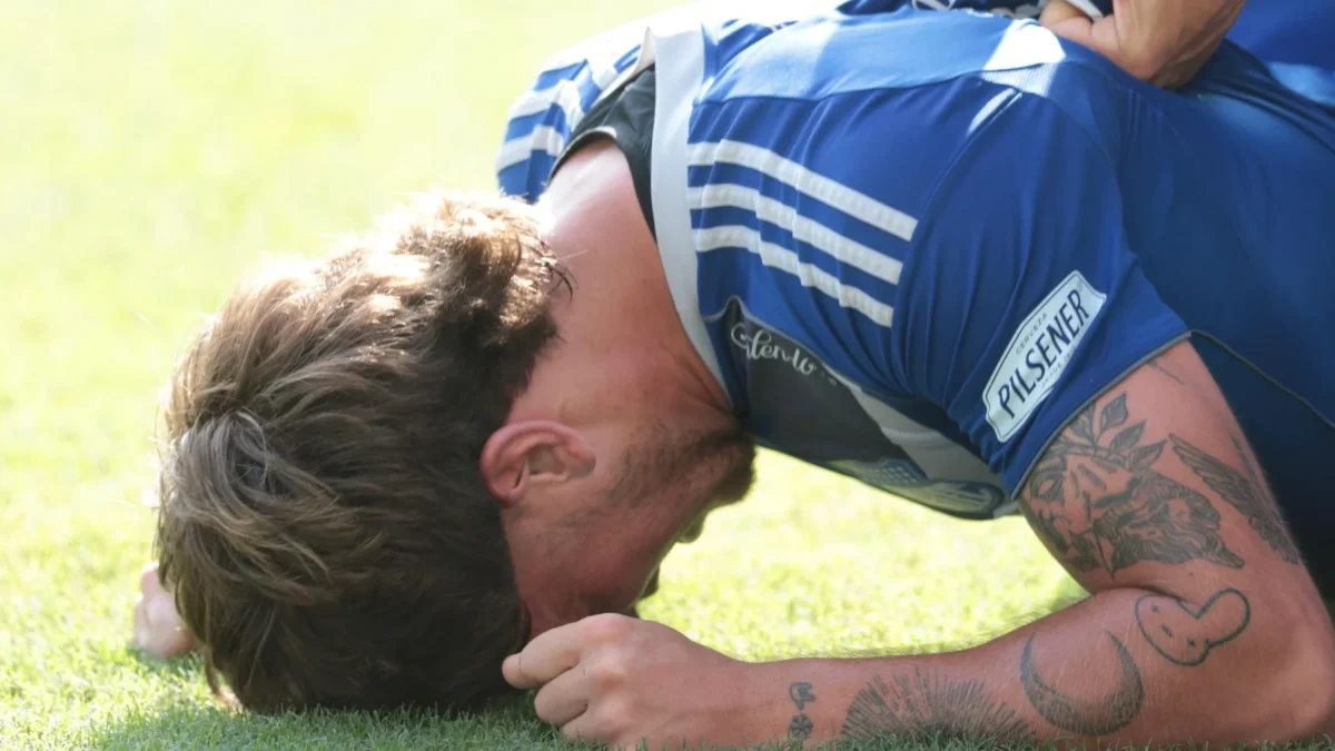 Luca Klimowicz celebra uno de sus goles.