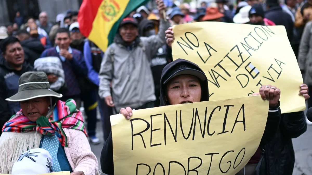 Rodrigo Paz, presidente de Bolivia, reducirá su salario en medio de protestas