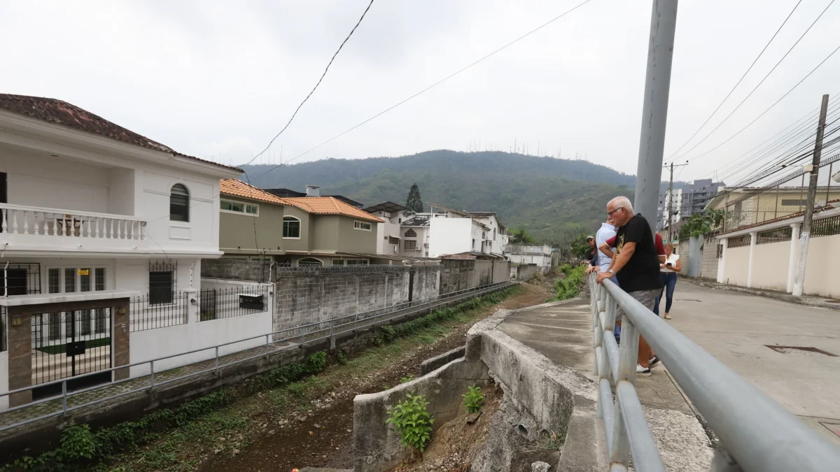 El riesgo persiste en las laderas de Los Ceibos pese a nuevas obras