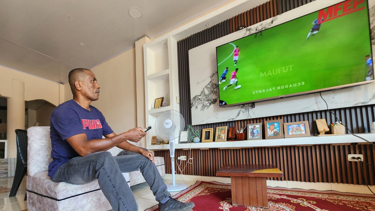 Miguel Góngora compró un televisor nuevo para poder ver este fin de semana la final Champions League en la que jugará su vecino y amigo Willian Pacho.