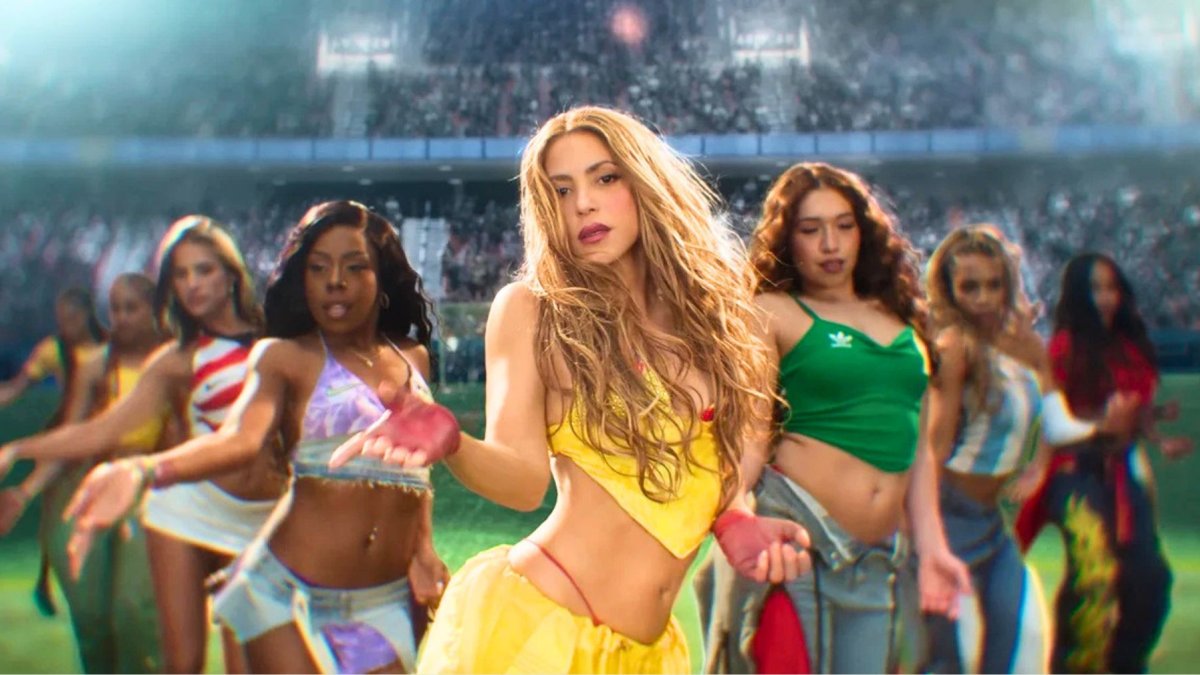 Shakira en el video de Dai, Dai.