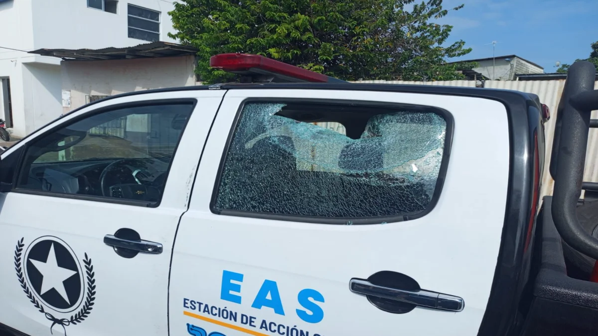 Sujeto lanzó piedras a camioneta de Segura EP en La Trinitaria.