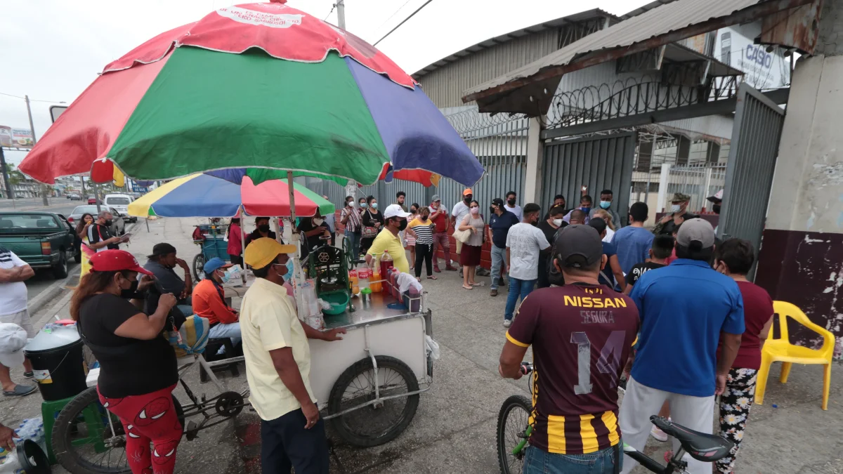 El empleo informal sigue creciendo y evidencia la deuda pendiente de la economía ecuatoriana