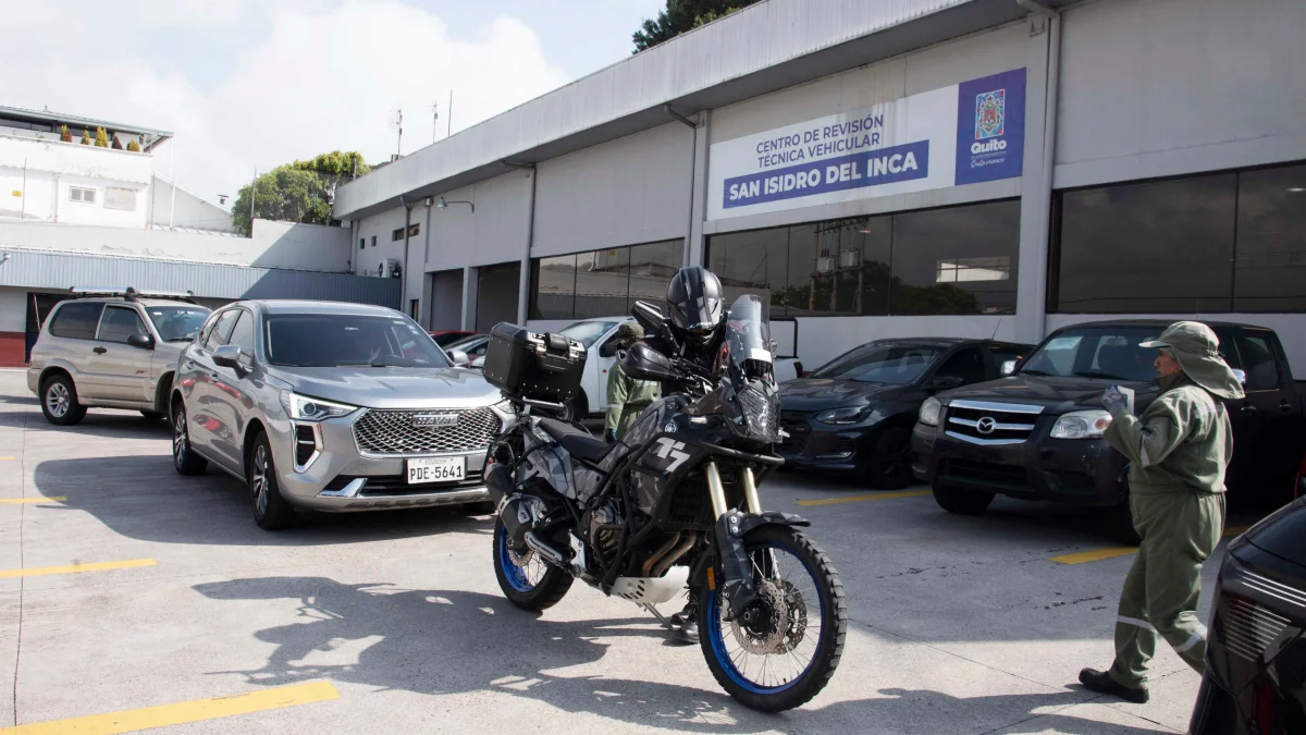 Matriculación vehicular en Quito: AMT amplía horarios por fallas en el proceso