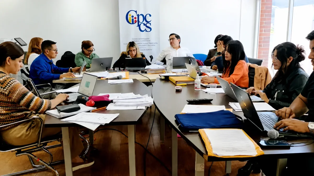 Comisión Ciudadana revisa solicitudes de recalificación dentro del concurso para Fiscal General.
