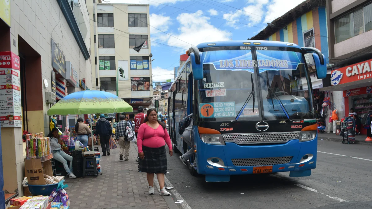 Los transportistas aseguran que el incremento en combustibles y mantenimiento dificulta sostener la tarifa vigente desde 2015.