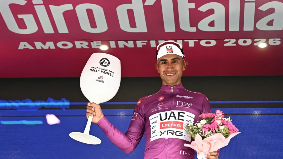 Jhonatan Narváez recupera la maglia ciclamino y quiere mantenerla hasta el final del Giro de Italia