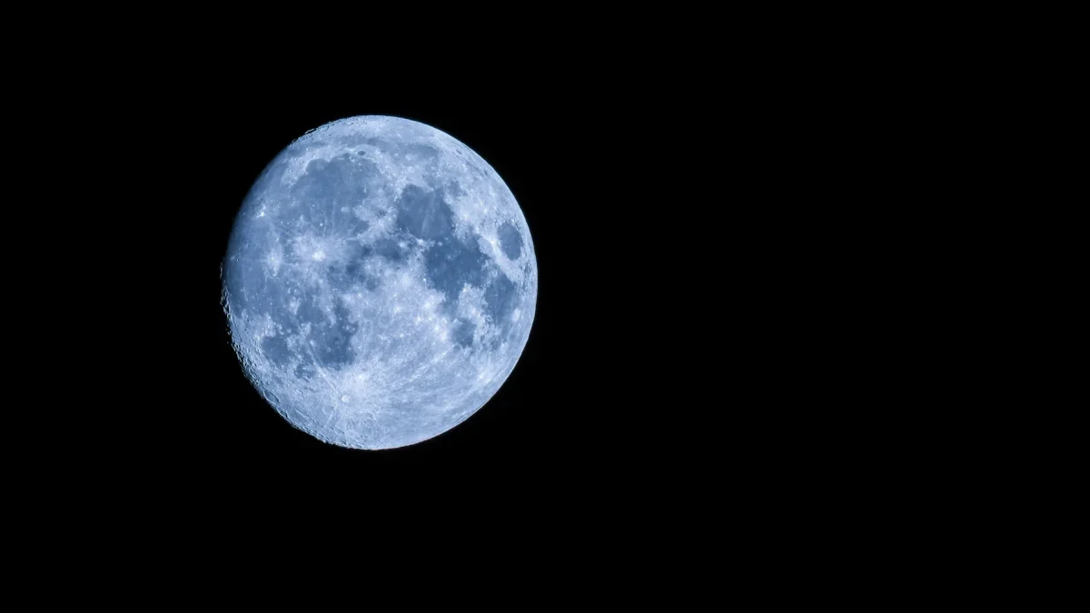 El satélite se ubicará en su apogeo, viéndose un 5.5% más pequeña y con un 10.5% menos de brillo.