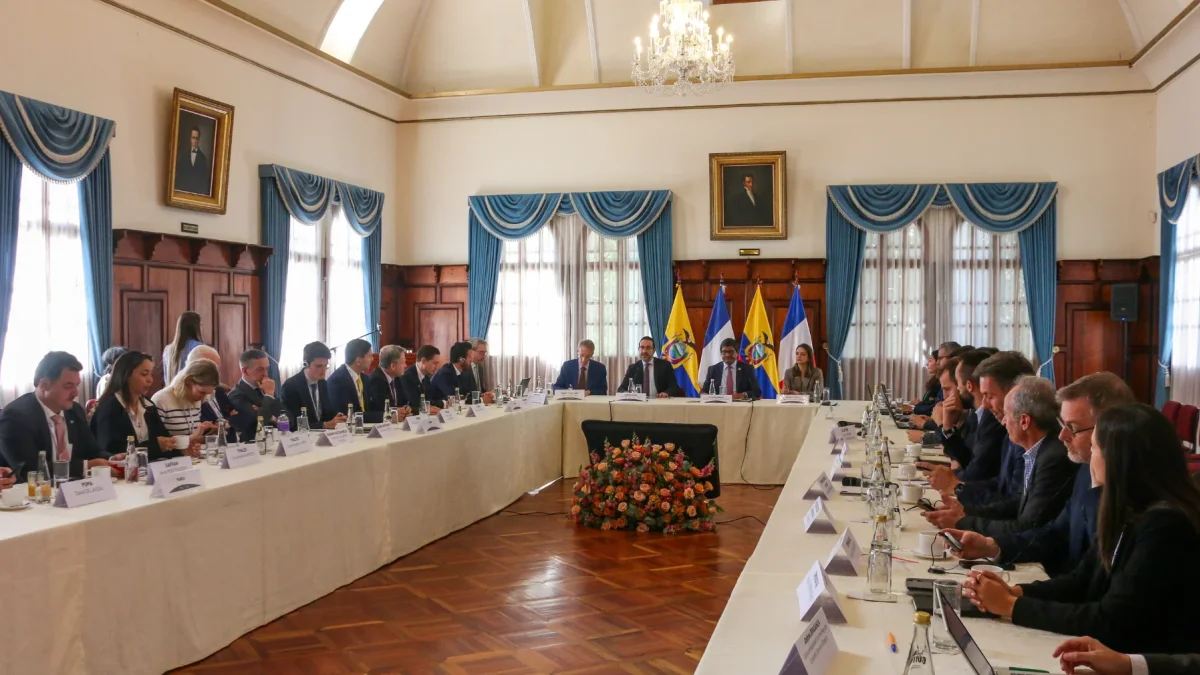 Ecuador ofrece a la empresa privada francesa oportunidades de negocio