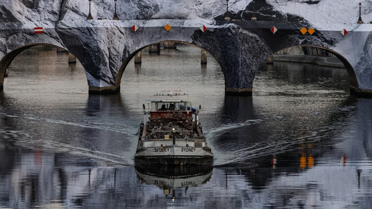 París descubre la Cueva del Pont Neuf