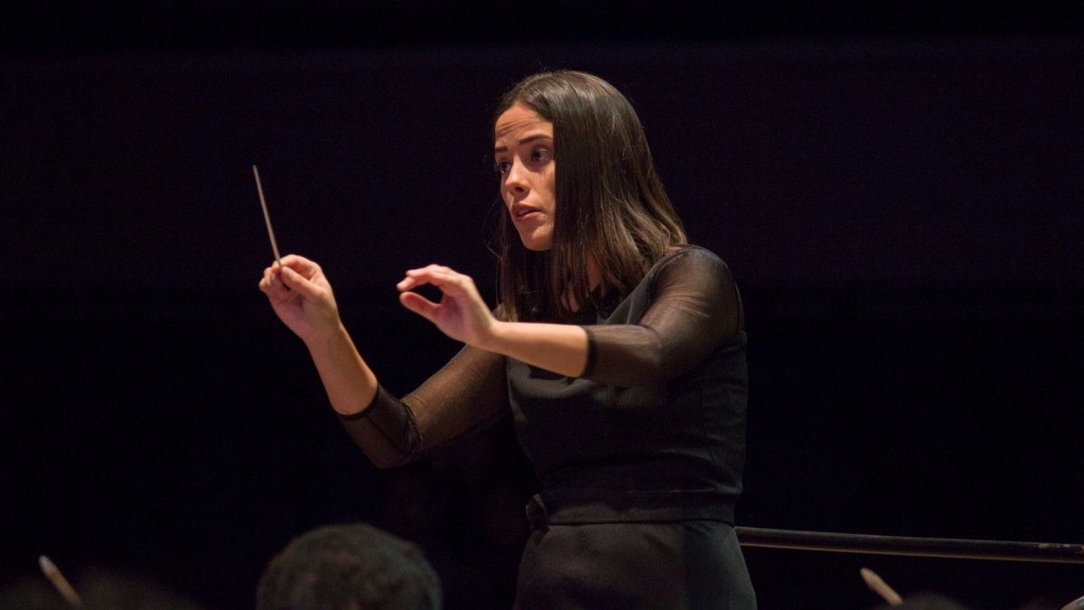 La directora asistente de la Orquesta Sinfónica de Guayaquil, Victhoria Pérez, lidera “Héroes y Villanos”, un espectáculo que reunirá las bandas sonoras más recordadas del cine y series.