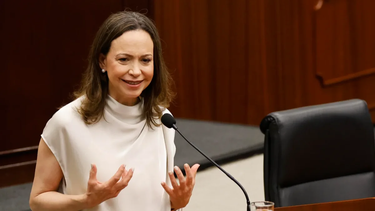 María Corina Machado busca negociar la transición con el gobierno interino de Venezuela