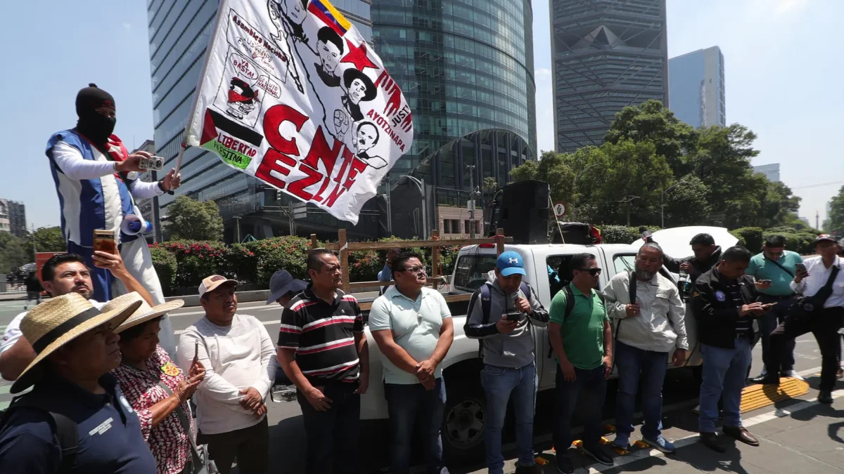 Tensión por el Mundial 2026: Maestros mexicanos desatan bloqueos y alistan paro nacional