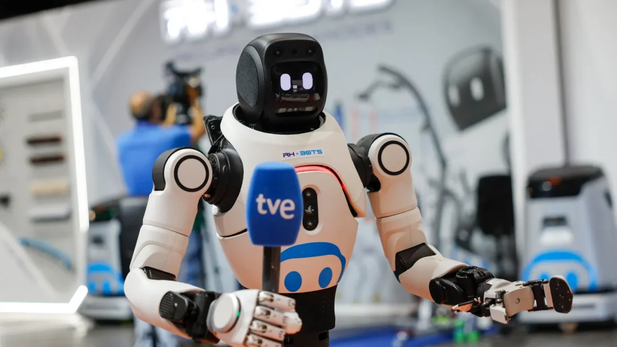 Los robots humanoides salen del laboratorio: La inteligencia artificial les dota de cerebro propio
