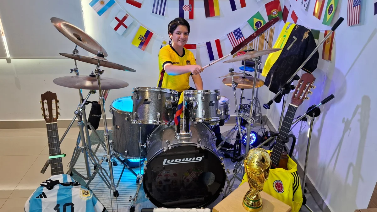 Tiene 11 años, es ecuatoriano y sueña con tocar junto a Shakira en la final del Mundial 2026