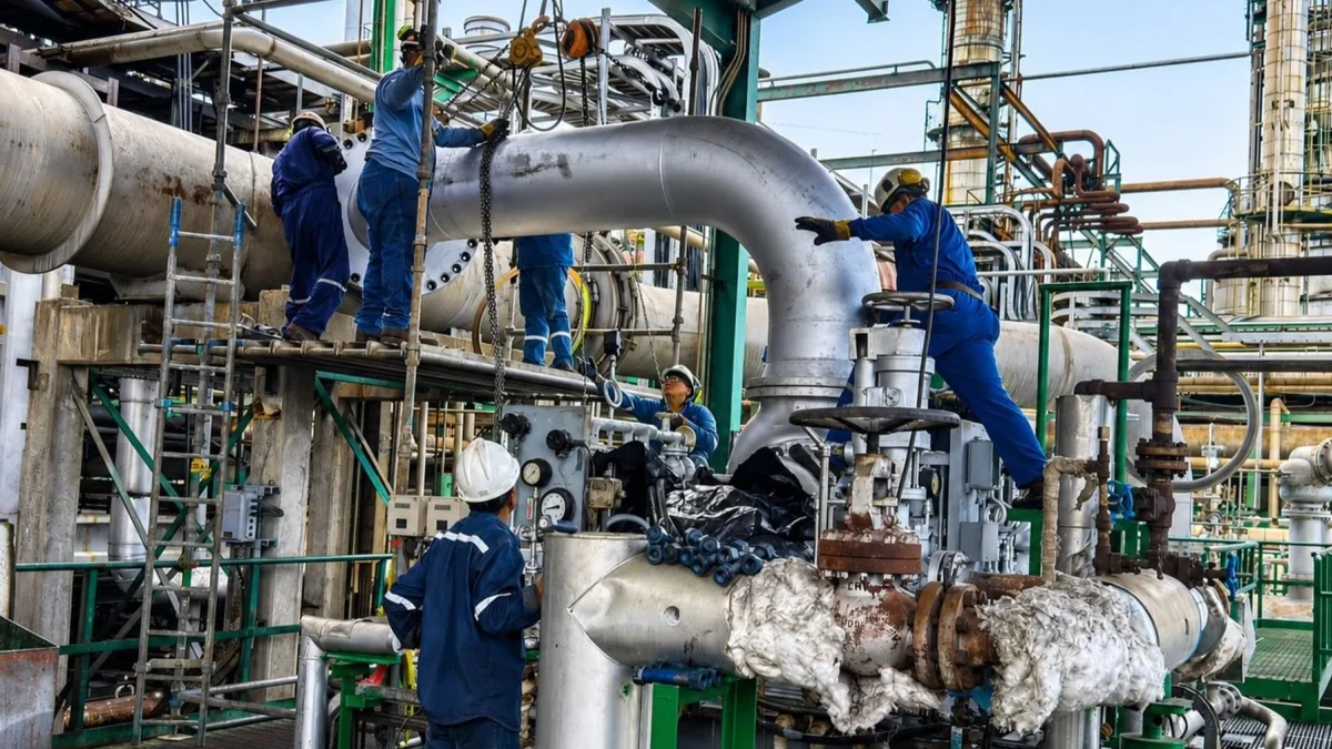 Refinería Esmeraldas operará al 90 % de su capacidad desde este 1 de junio, asegura el ministro Blum