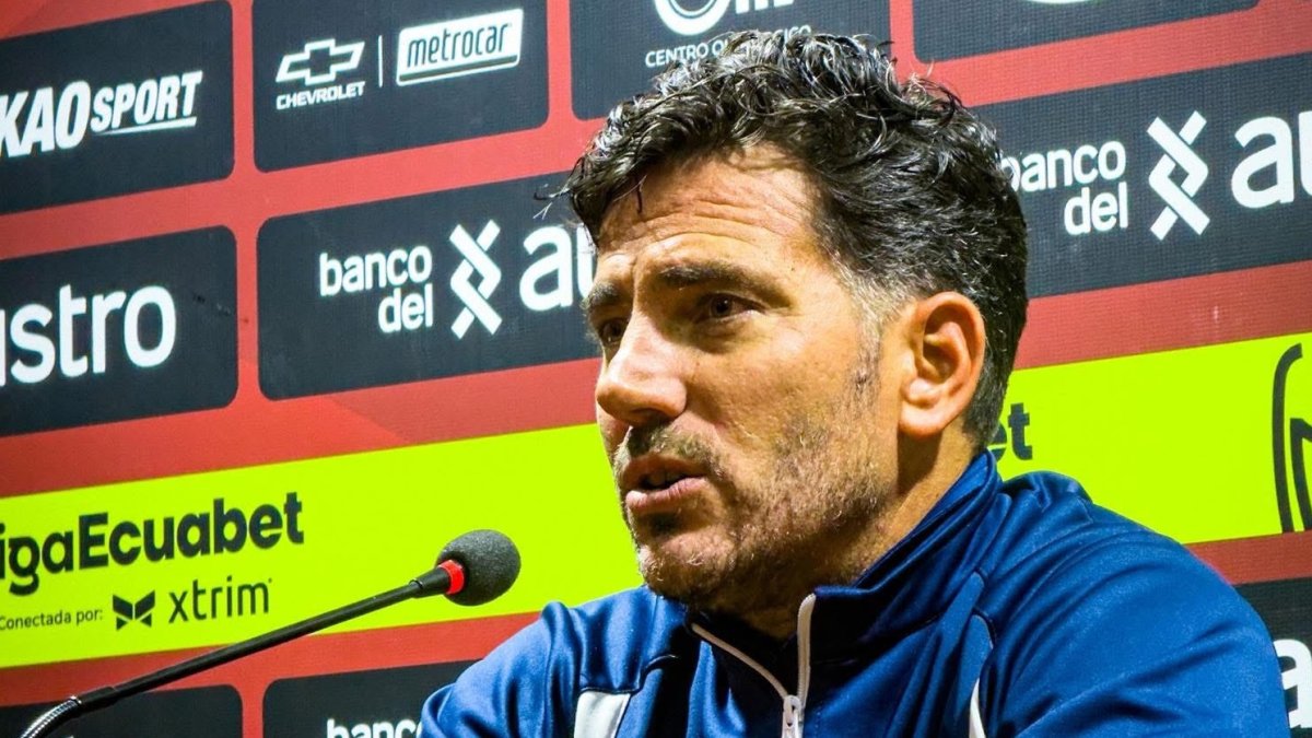 Delfín se queda sin técnico: Juan Manuel Zubeldía se despidió tras derrota ante Deportivo Cuenca