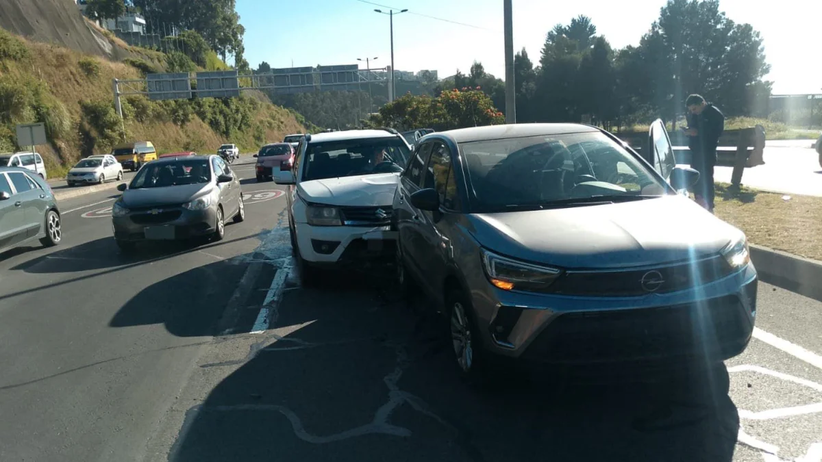 La mañana de este 1 de junio de 2026, dos autos se impactaron en la Ruta Viva.