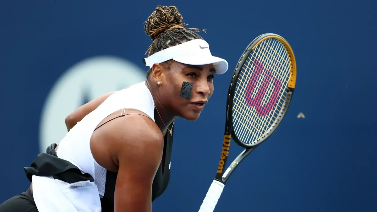 Serena Williams durante su encuentro contra Nuria Parrizas Díaz en el Hologic WTA Tour, el 8 de agosto de 2022