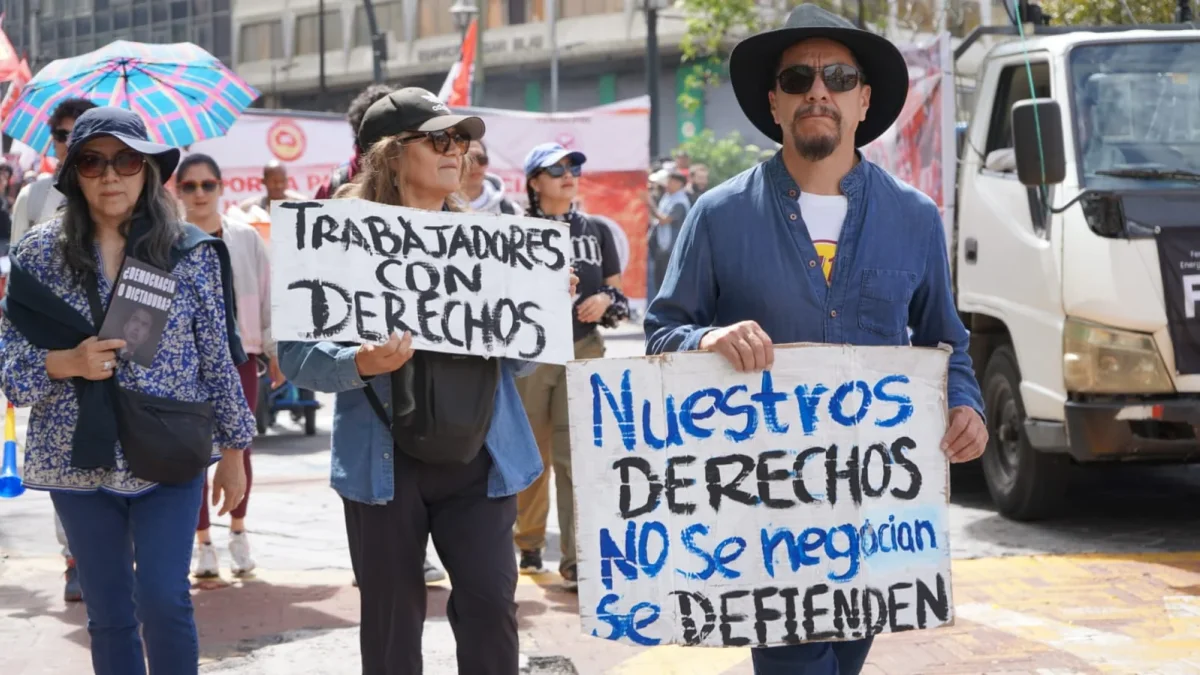 Docentes de la UNE anunciaron movilizaciones y acciones legales para exigir la derogación del acuerdo que habilita actividades institucionales los sábados.