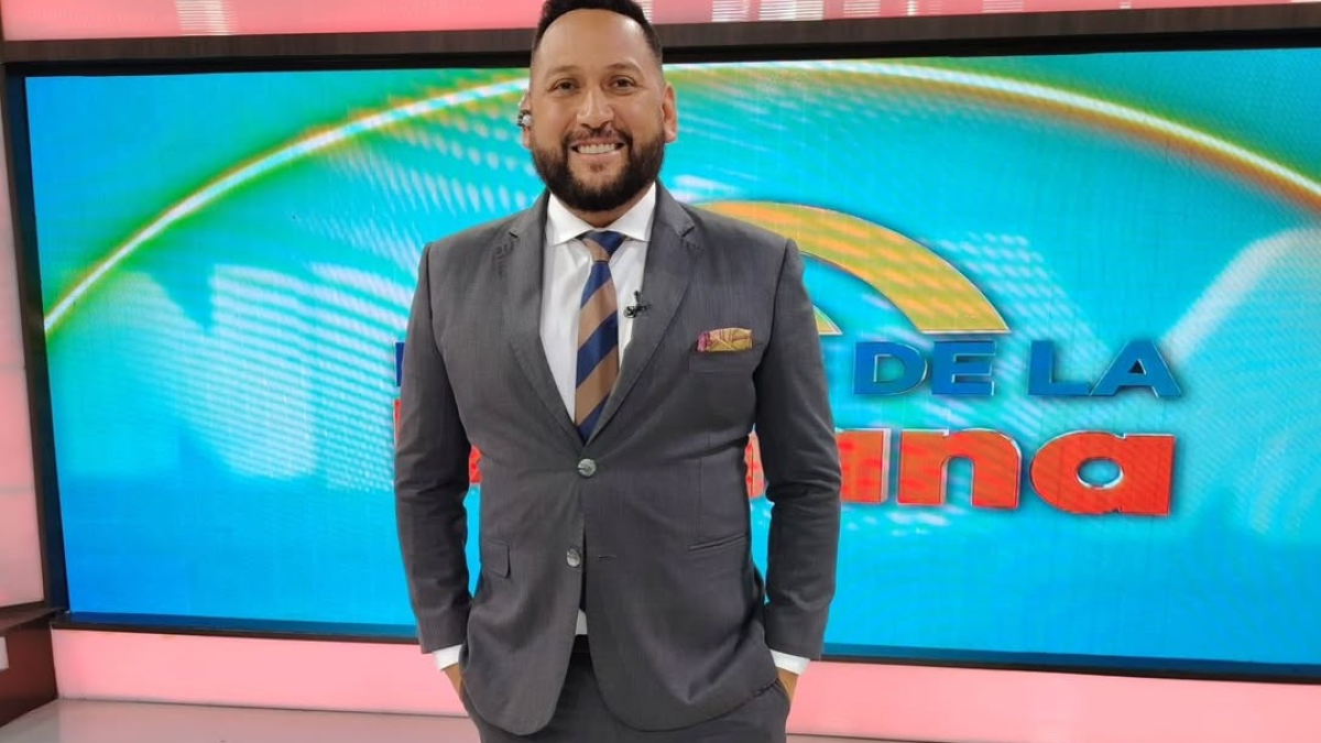 José Luis compartió con sus compañeros en el sexto aniversario de Noticias de la mañana.