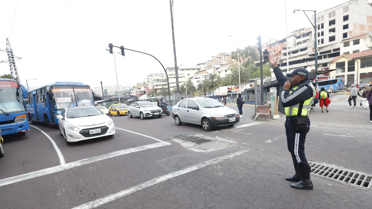 En Quito, la medida de restricción Pico y placa funciona en la mañana y en la tarde.