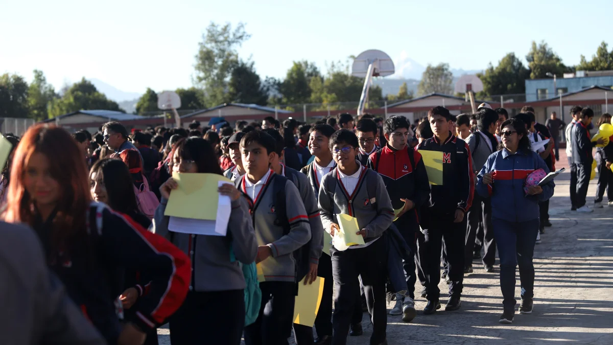 Educación. Más de 30 mil estudiantes continúan clases en modalidad no presencial en Quito.