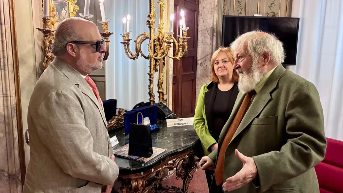 El presidente de la CBEI en su visita a la Cámara de Comercio de Génova, Italia.