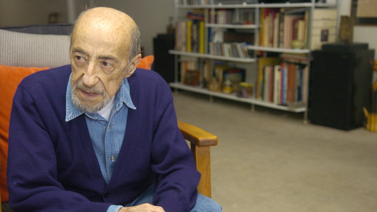 Adoum es considerado una de las voces más influyentes de la literatura ecuatoriana del siglo XX. Falleció en 2009.