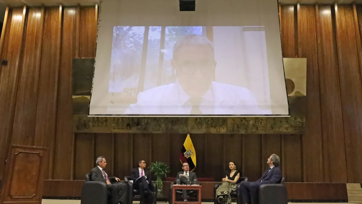Especialistas nacionales e internacionales debatieron en la Asamblea sobre la regulación de la reproducción asistida en Ecuador.