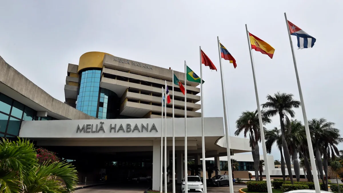 Un edificio de la cadena hotelera española Meliá este 3 de junio de 2026, en La Habana (Cuba).