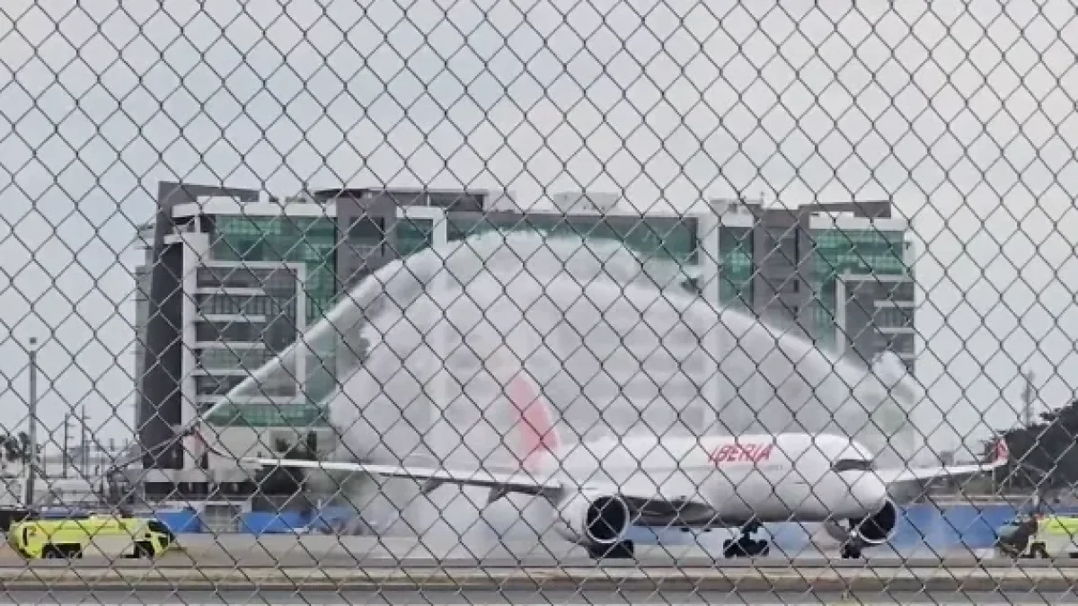 El avión de Iberia tuvo un inconveniente en su salida.