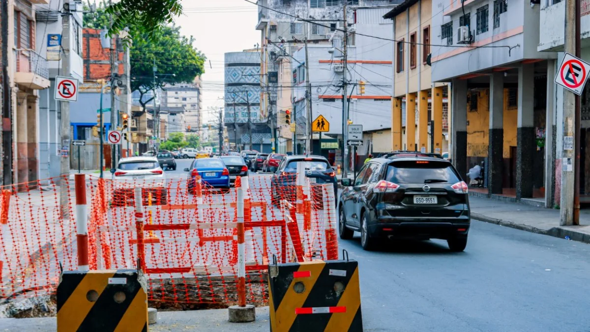 Los cierre de calles son constantes en el centro de Guayaquil.