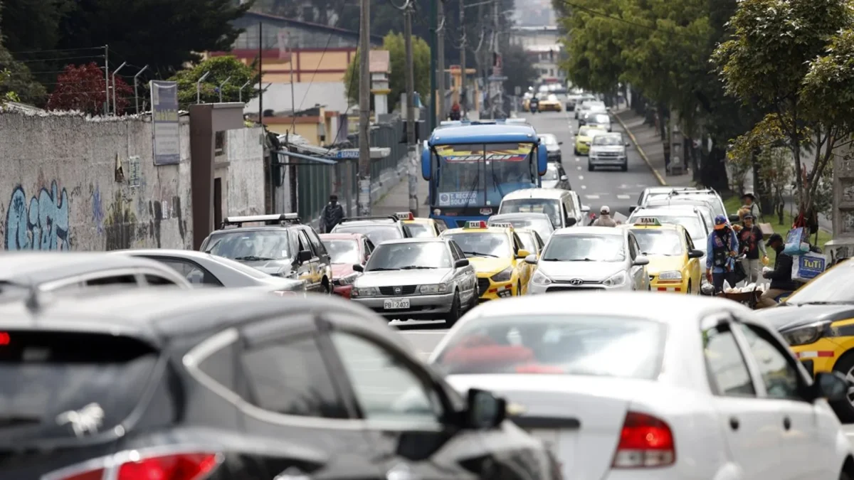 Este viernes 5 de junio de 2026 sí estará vigente la restricción vehicular del pico y placa en Quito.