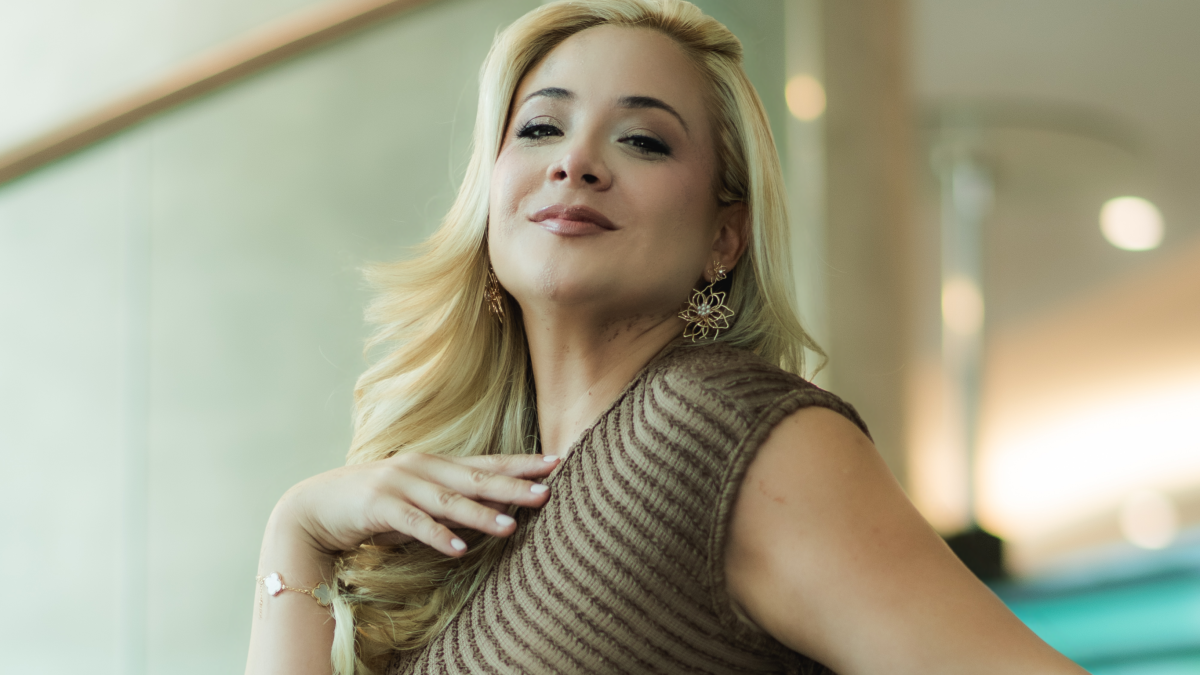 Cynthia Naveda atraviesa una de las etapas más felices de su vida, tanto en el amor como en su carrera profesional.