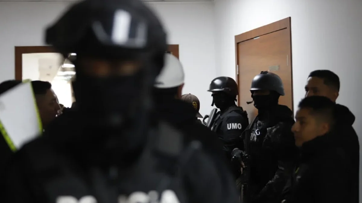 La Policía Nacional hizo un despliegue de mayor seguridad para las hija de Fernando Villavicencio, quienes impulsan la causa.