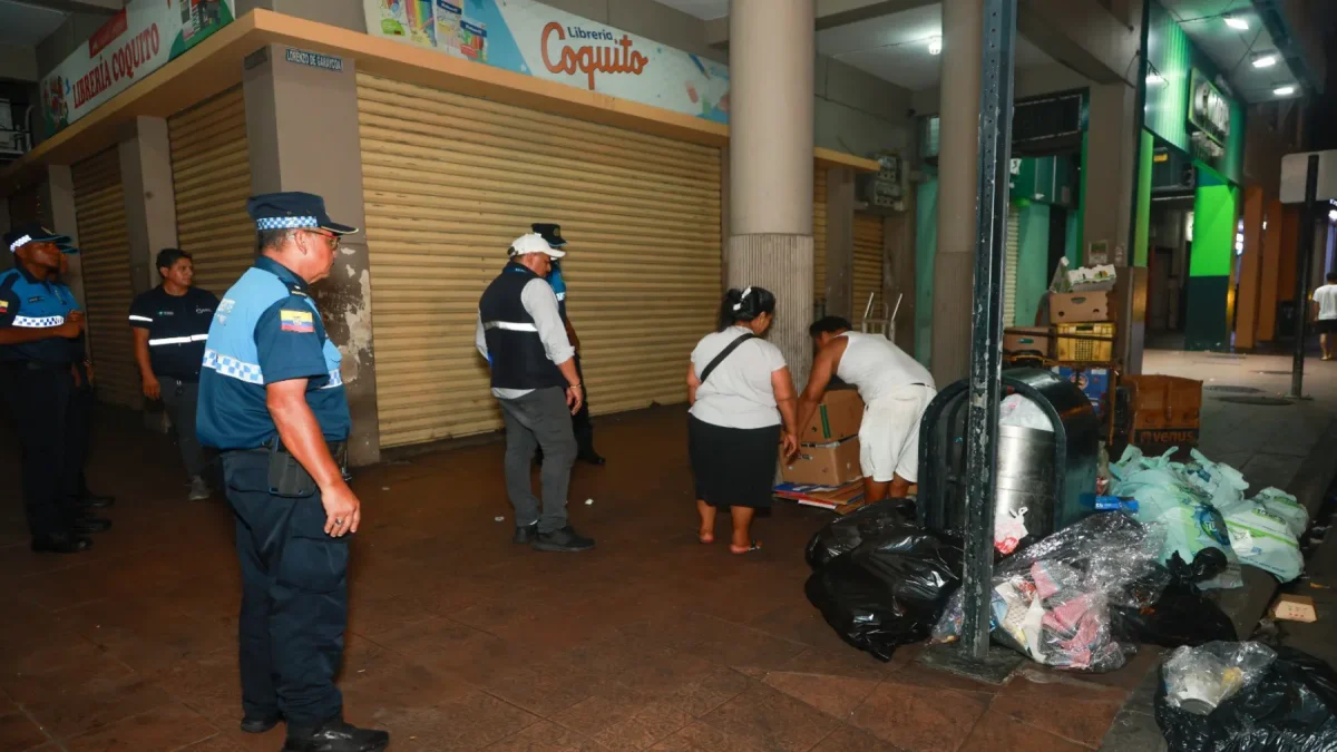 Tatiana Coronel defiende acciones ante crisis por desechos.