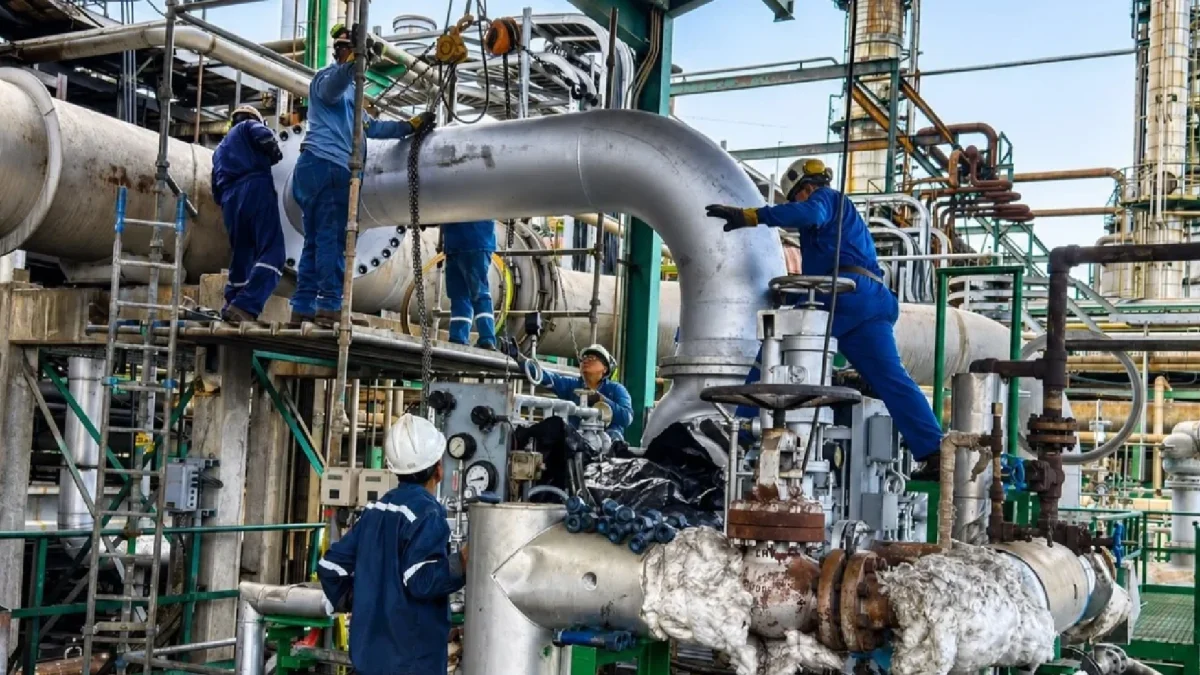 La Refinería Esmeraldas opera de manera progresiva desde mediados de marzo de 2026, tras el incendio del 1 de marzo.