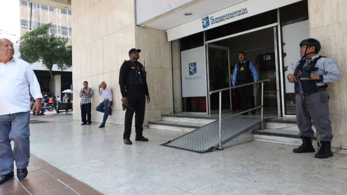 Expertos cuestionan los tiempos de algunas intervenciones supervisadas por la Superintendencia de Compañías.