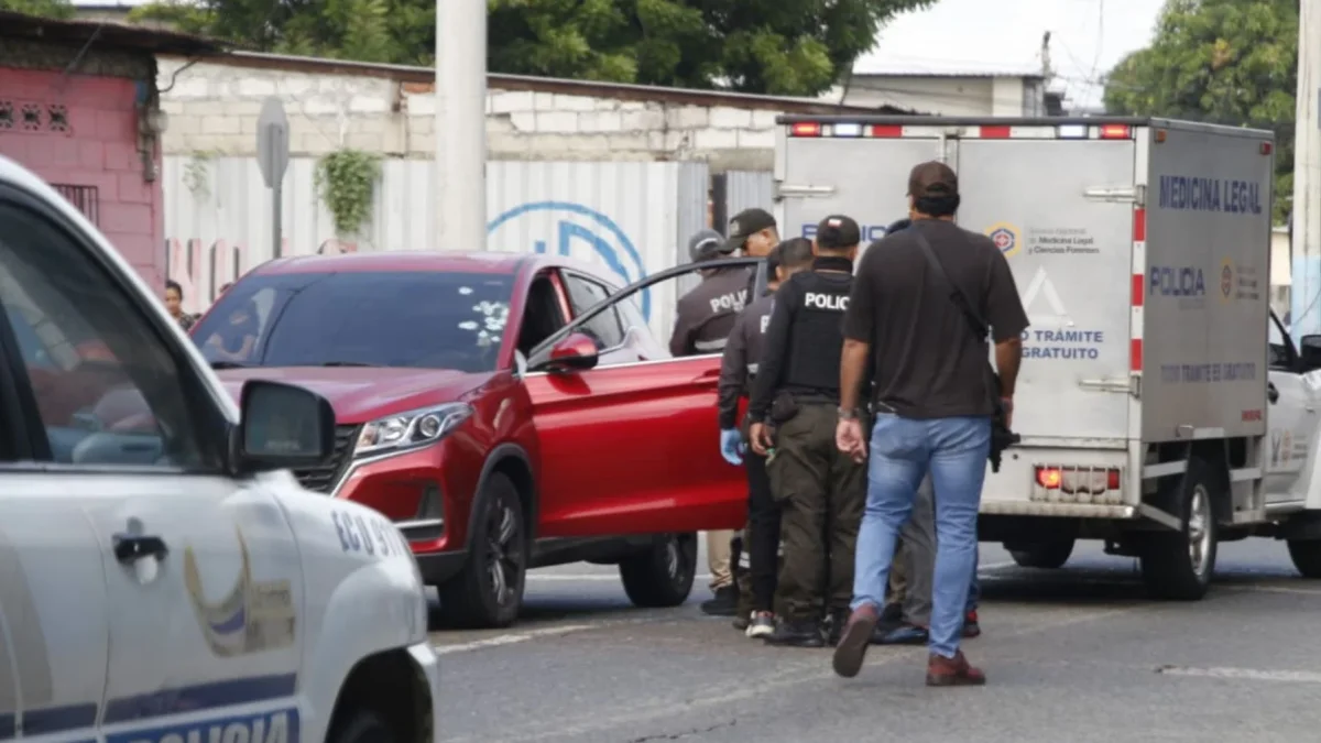 Un hombre fue asesinado el 6 de junio mientras conducía en el suburbio de Guayaquil.
