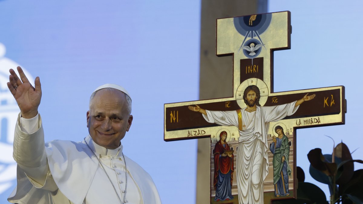 - El papa León XIV preside una Vigilia de Oración con jóvenes en la madrileña Plaza de Lima.
